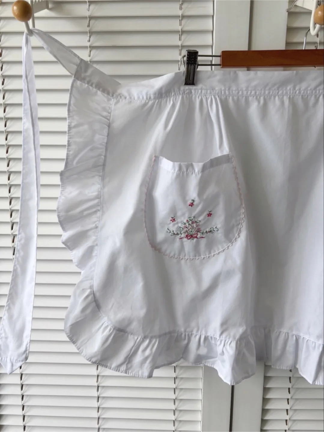 Vintage Half Apron with Floral Embroidery image indicator(4)