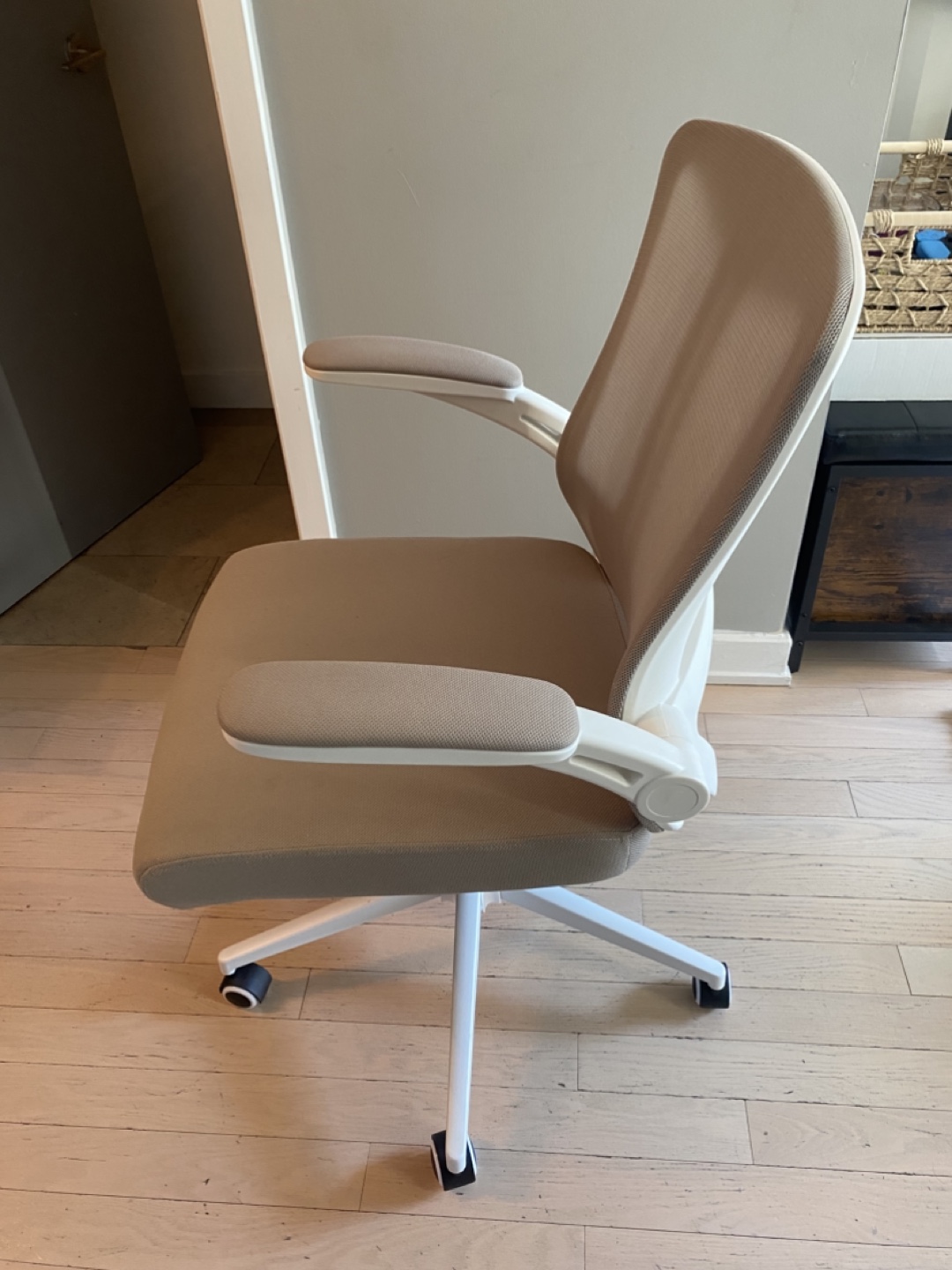 Ergonomic Office Chair - White - photo 4