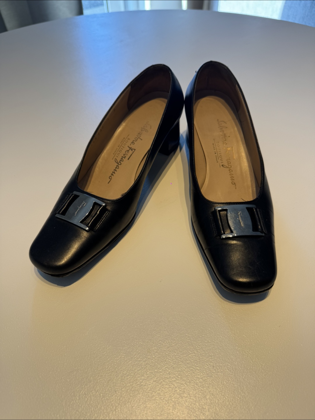 Vintage Salvatore Ferragamo Black Leather Pumps - Size 5