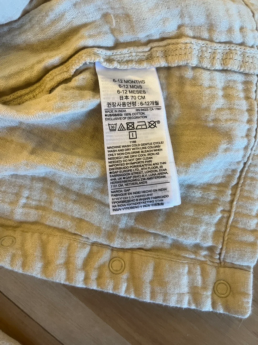 Baby Gap Romper - 6-12 Months image indicator(3)