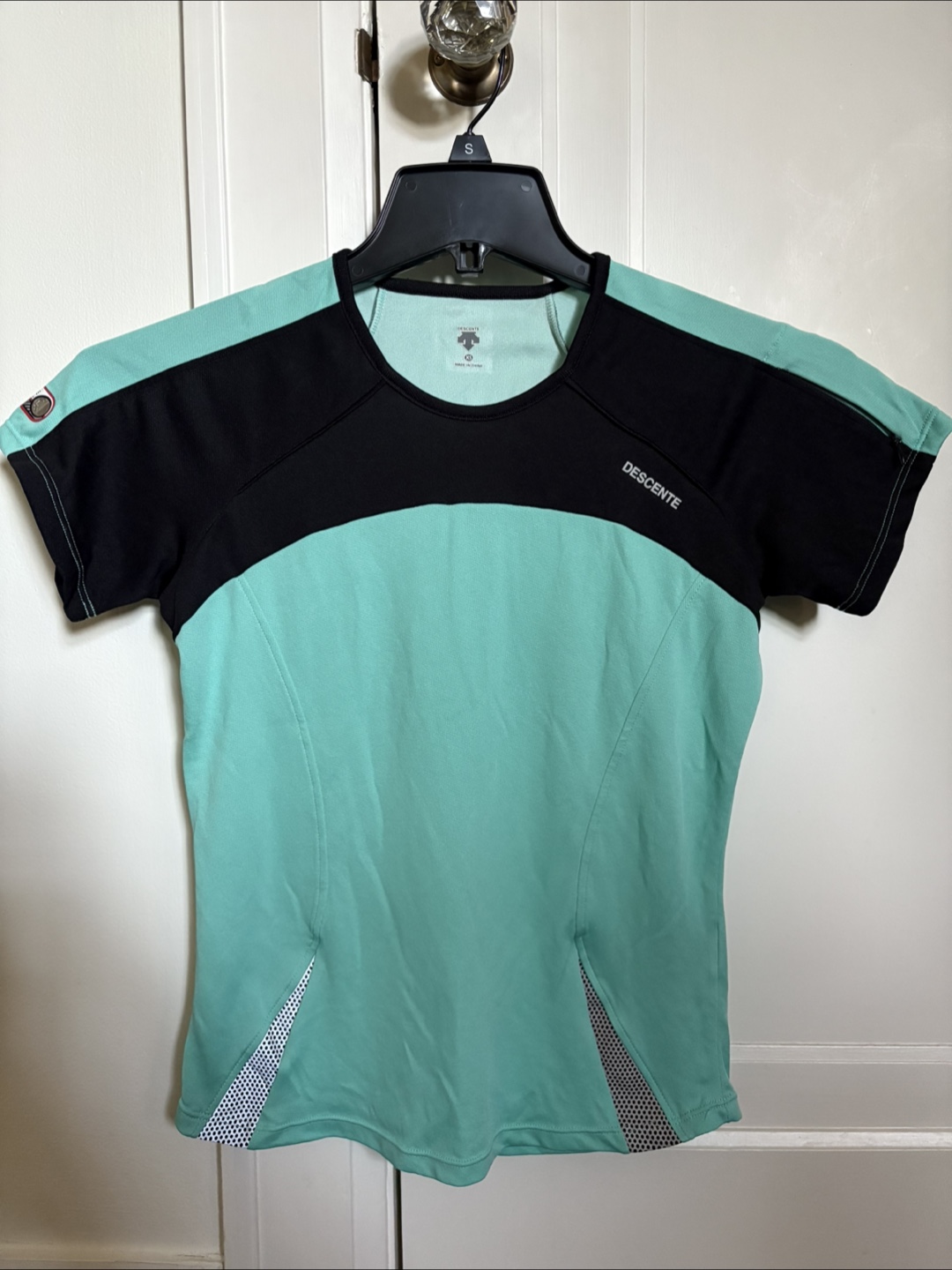 Descente Active T-Shirt - Black & Mint Green