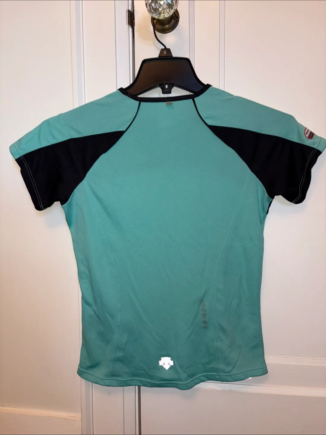 Descente Active T-Shirt - Black & Mint Green image indicator(2)