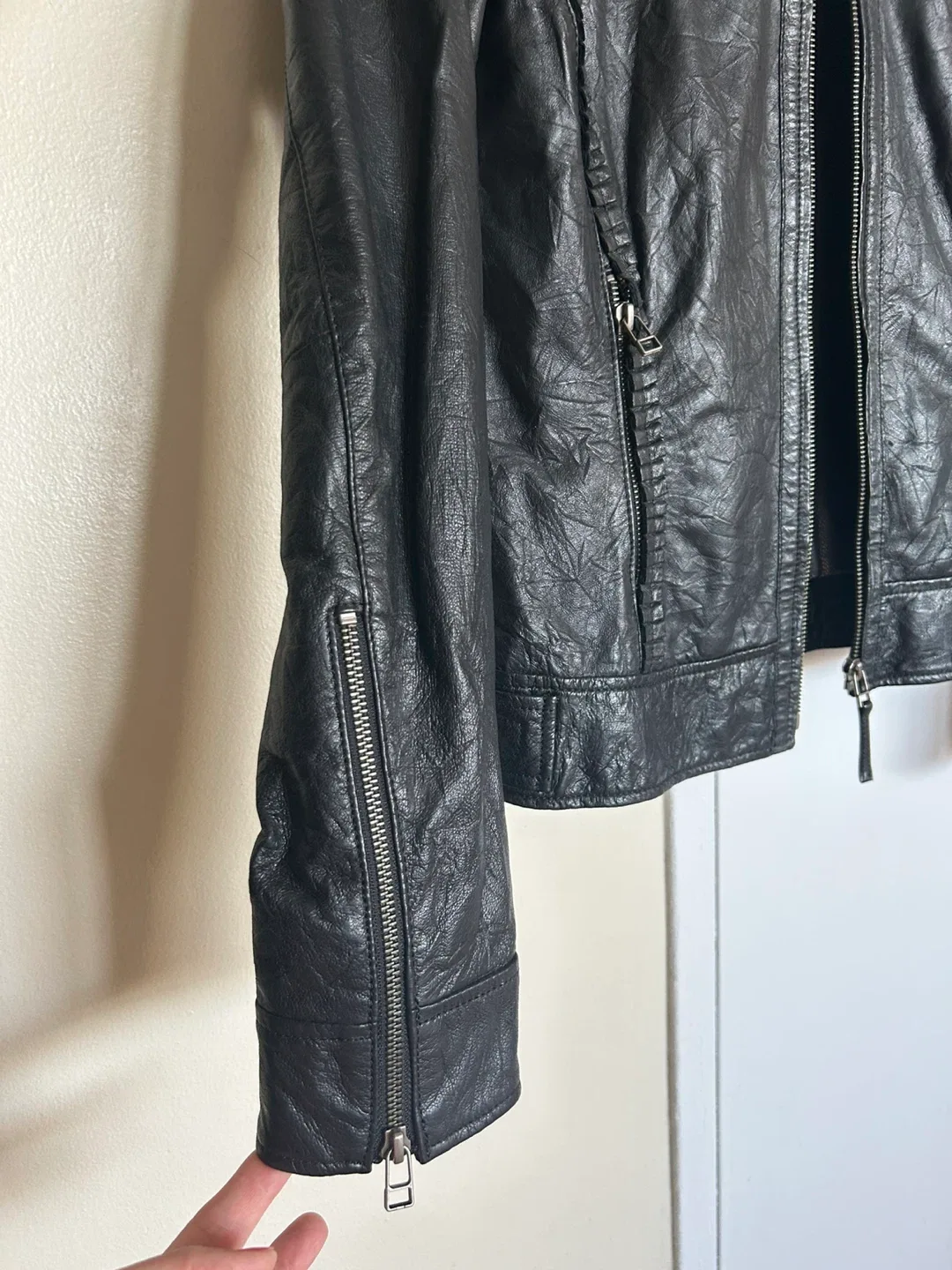 Danier Black Leather Jacket - Size S image indicator(3)