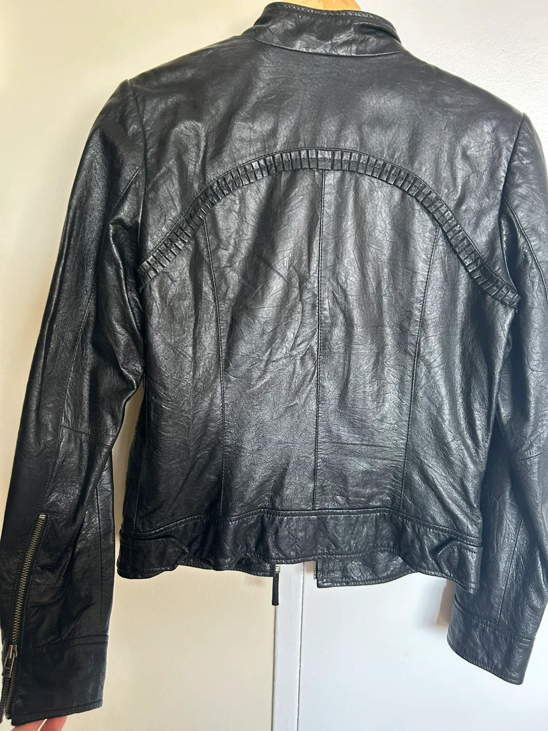 Danier Black Leather Jacket - Size S image indicator(2)