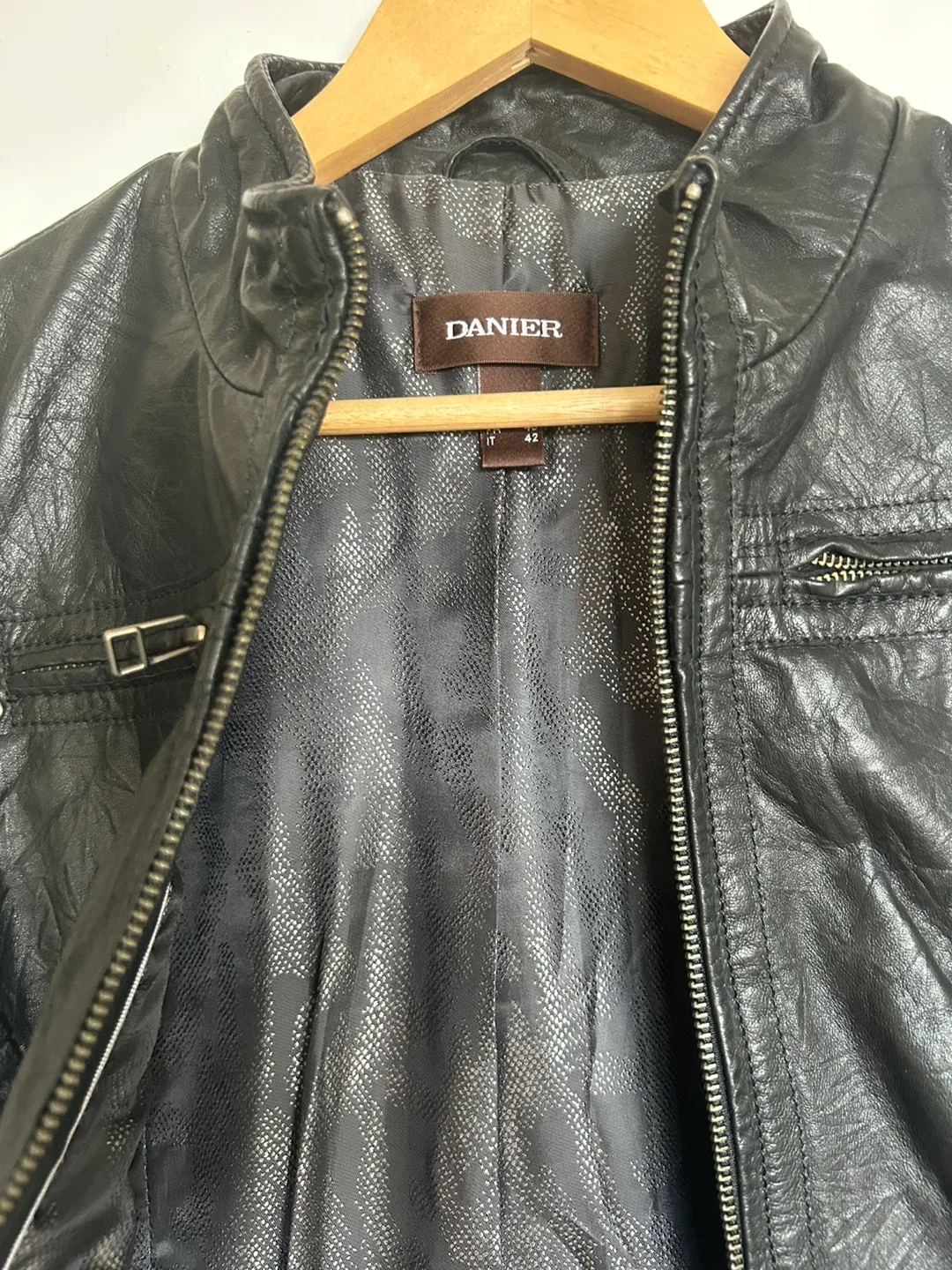 Danier Black Leather Jacket - Size S image indicator(4)