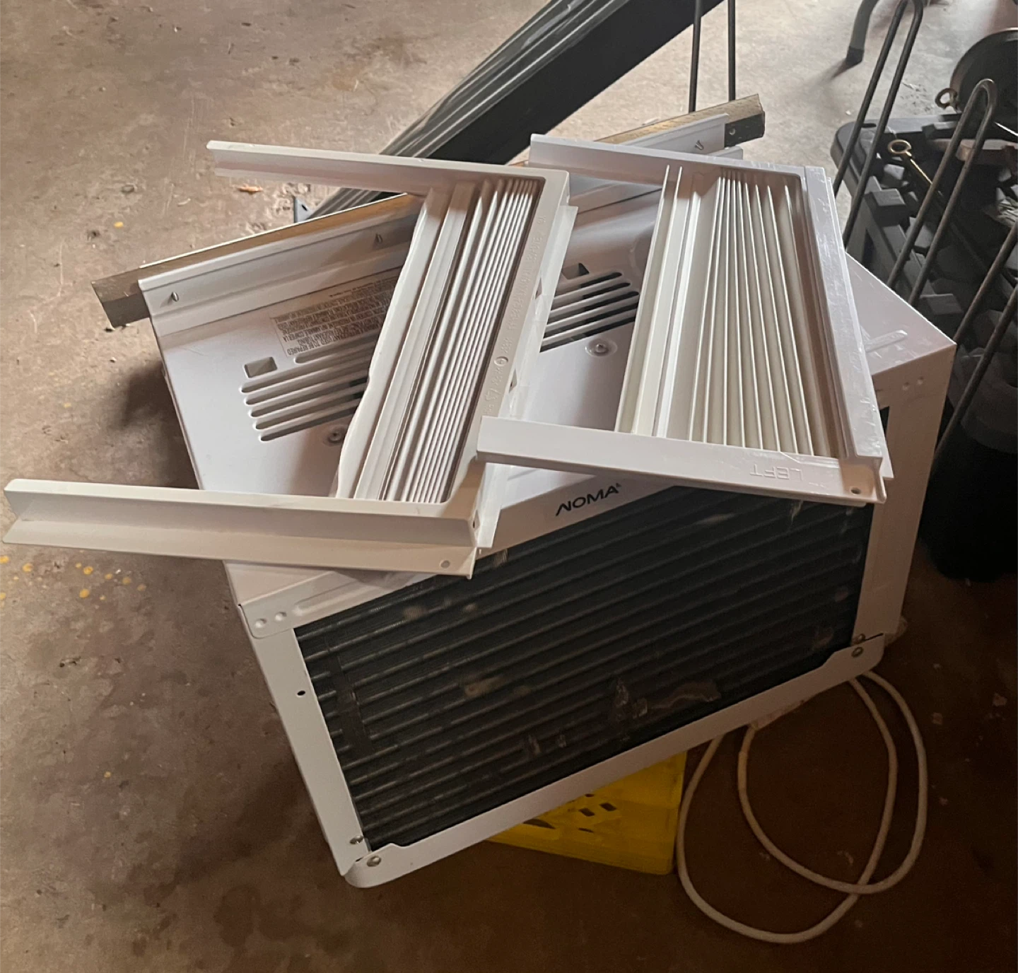 Window A/C - photo 4