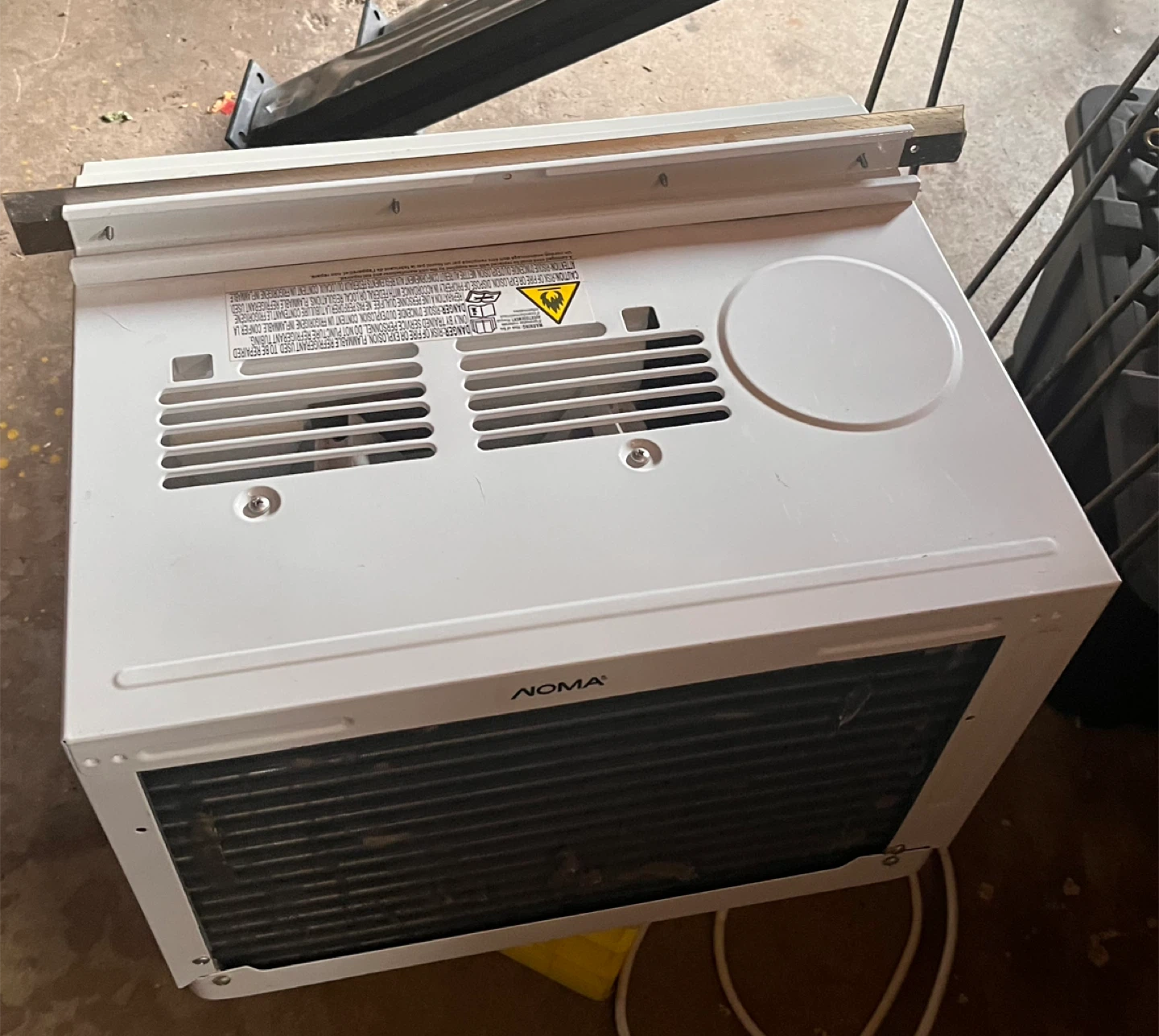 Window A/C - photo 3