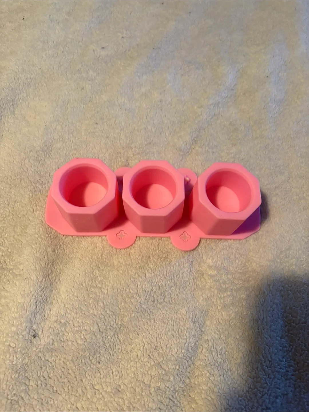 Pink Silicone Succulent Planter Mold image indicator(2)