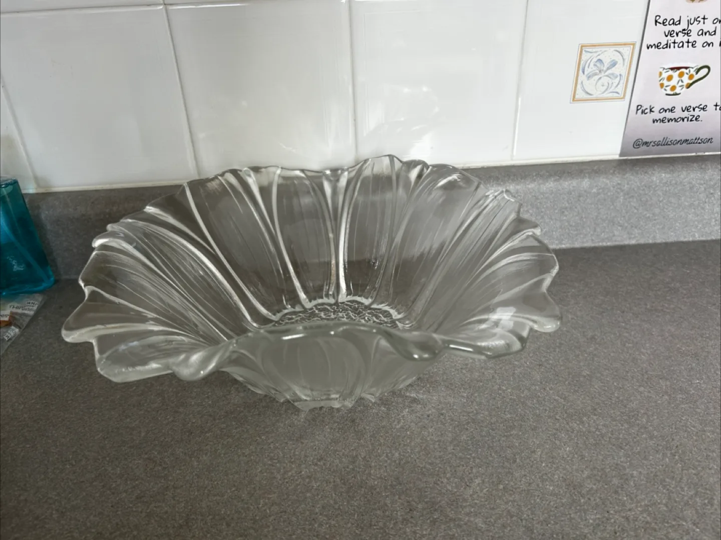 Clear Glass Flower Bowl image indicator(3)