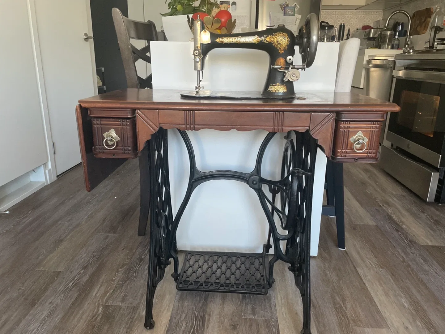 Antique Singer Sewing Machine with Cabinet thumbnail