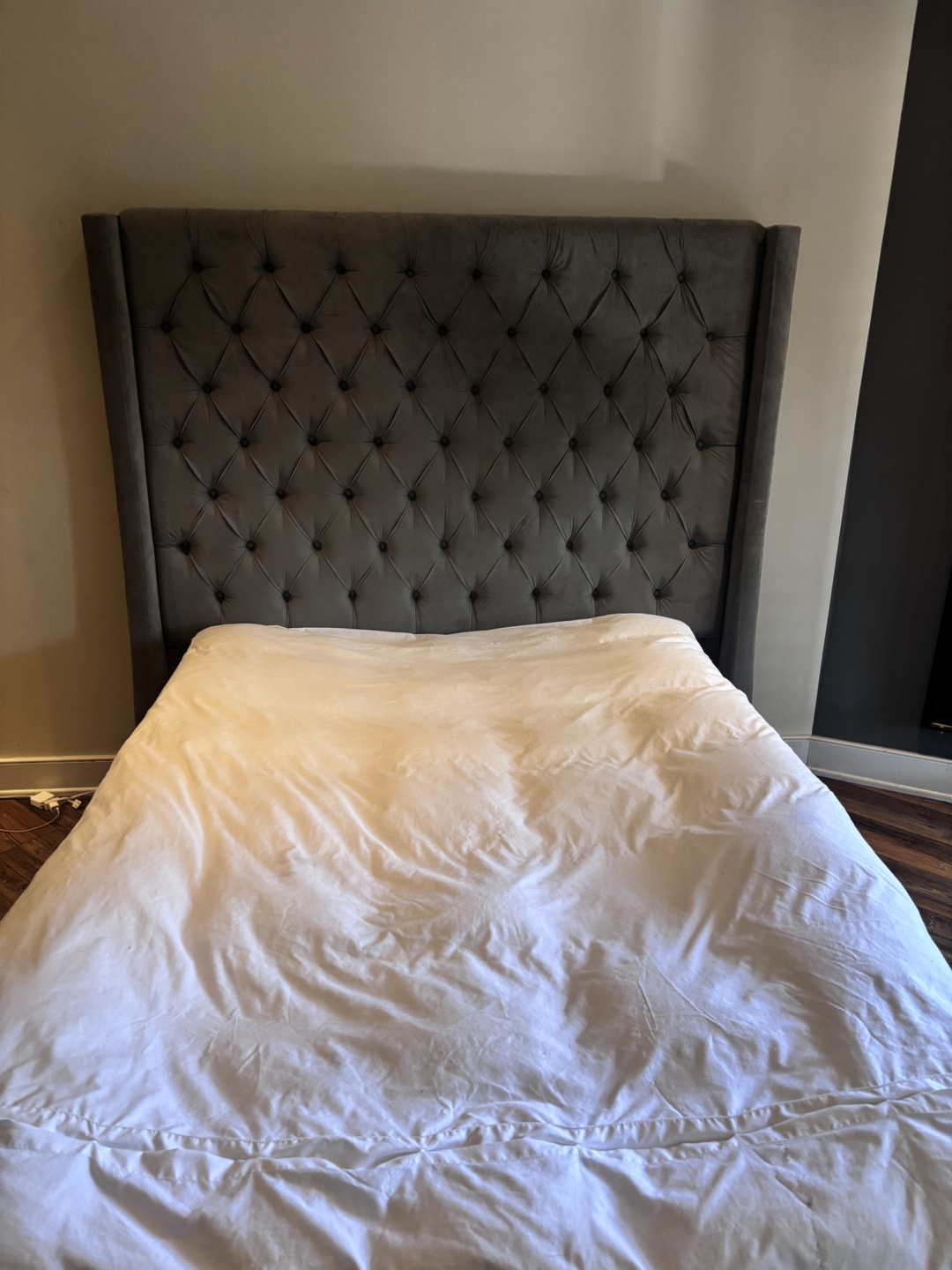 QUEEN Grey Tufted Wingback Bed Frame - photo 4