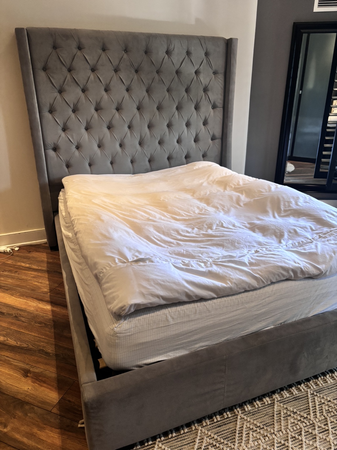 QUEEN Grey Tufted Wingback Bed Frame - photo 2