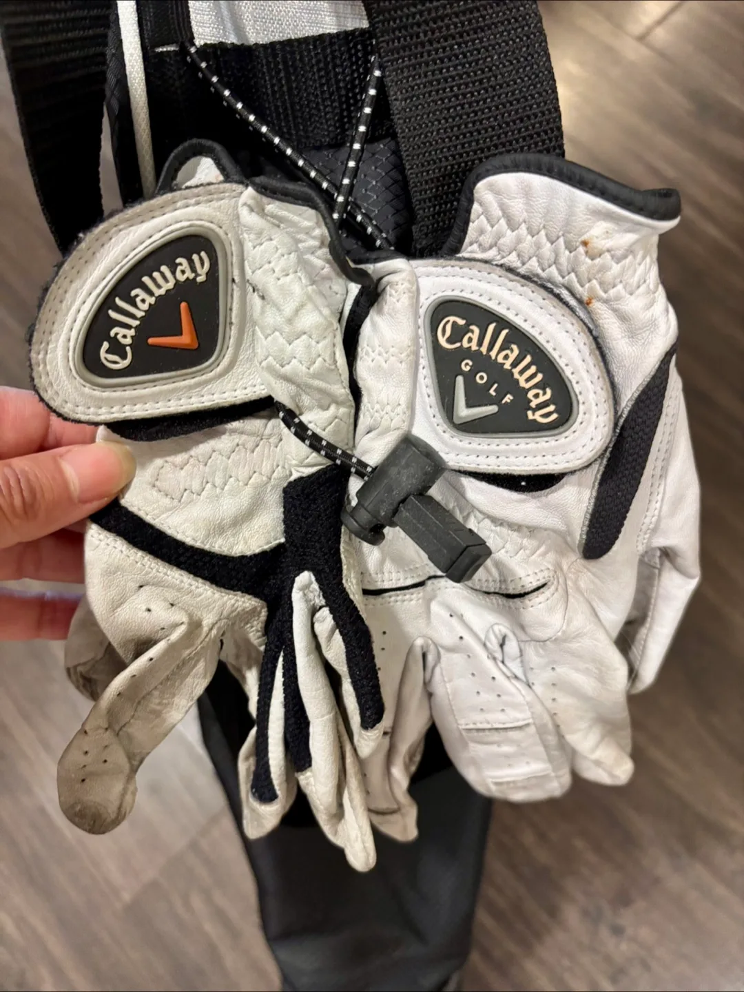 Golf Stand Bag with Callaway gloves- Black & White image indicator(3)