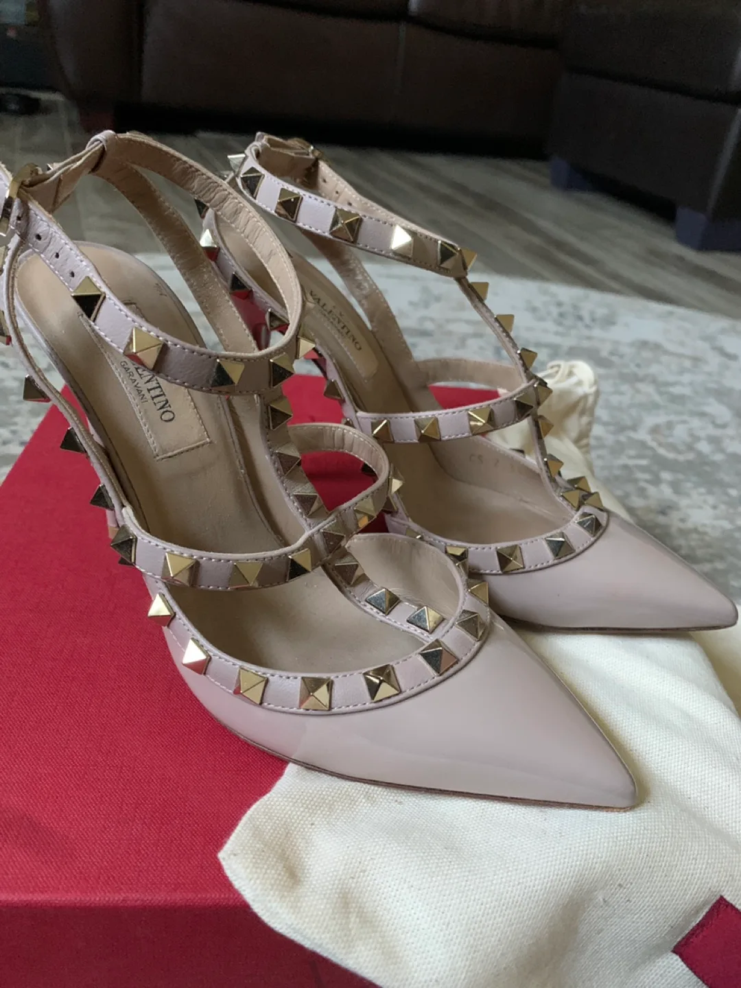 Valentino Garavani PATENT ROCKSTUD CAGED PUMP 100MM image indicator(2)