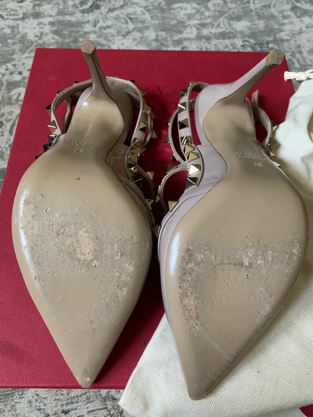 Valentino Garavani PATENT ROCKSTUD CAGED PUMP 100MM image indicator(4)