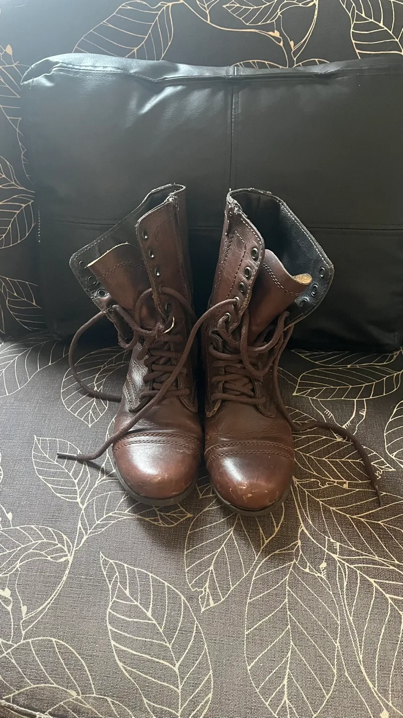 Steve Madden Troopa Brown Leather Boots - Size 5.5 image indicator(3)