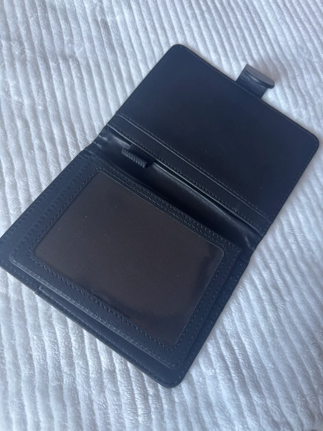 Arya Essentials Black Passport Holder image indicator(3)