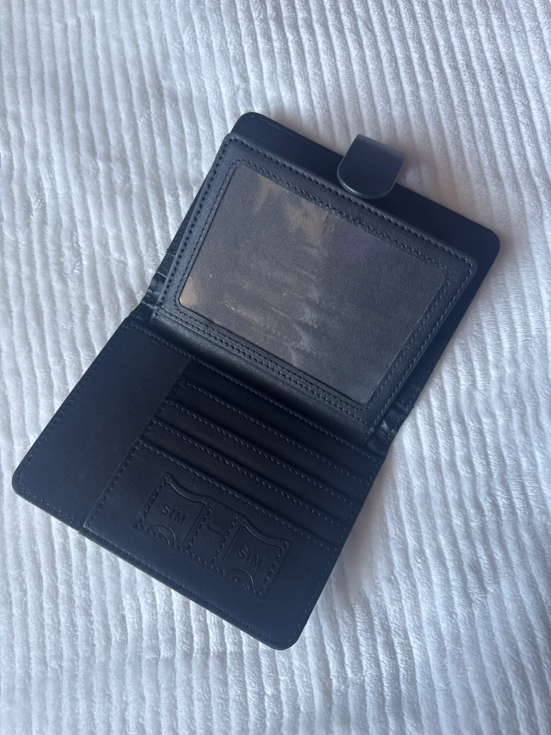 Arya Essentials Black Passport Holder image indicator(2)