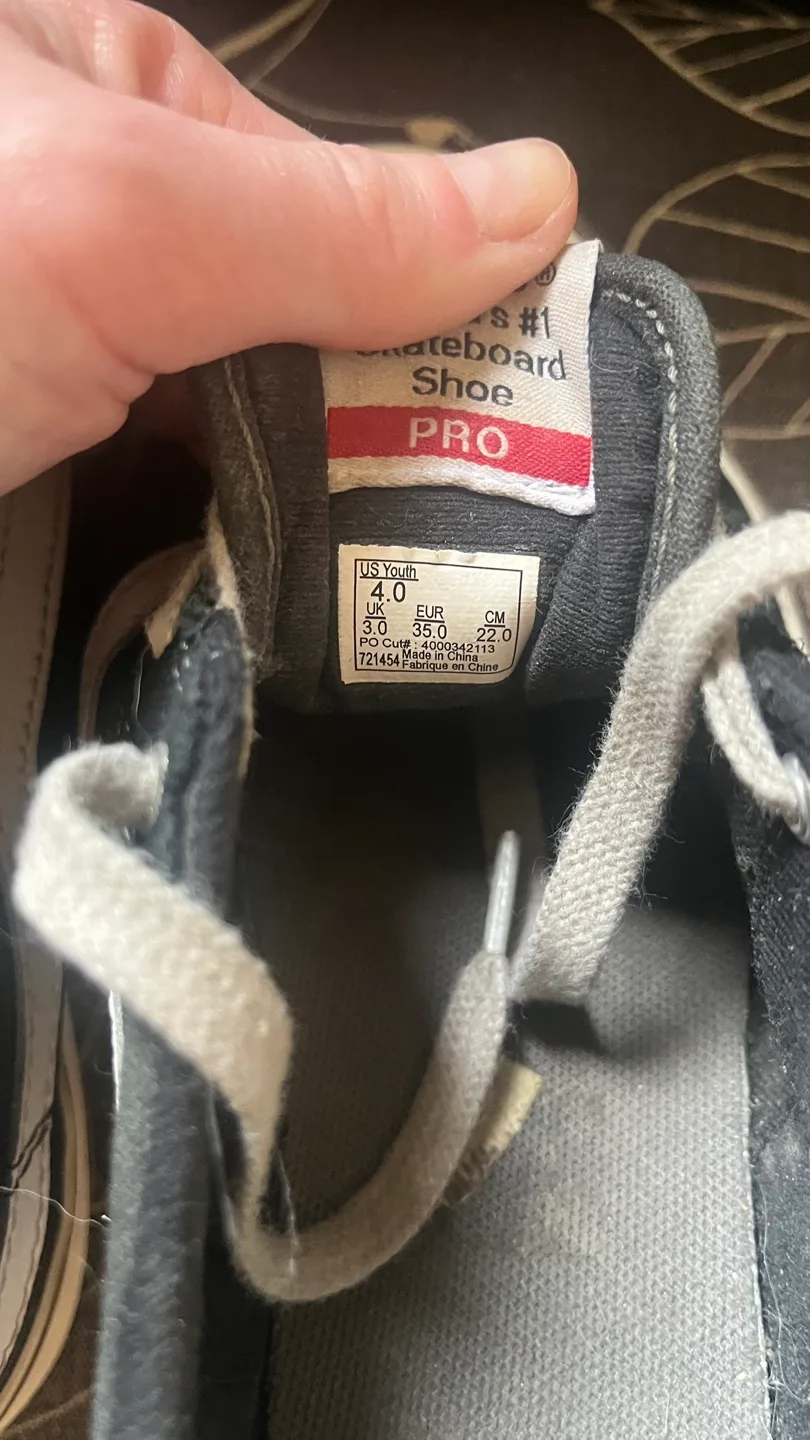 Vans Skateboard Shoes - Youth Size 4 image indicator(5)