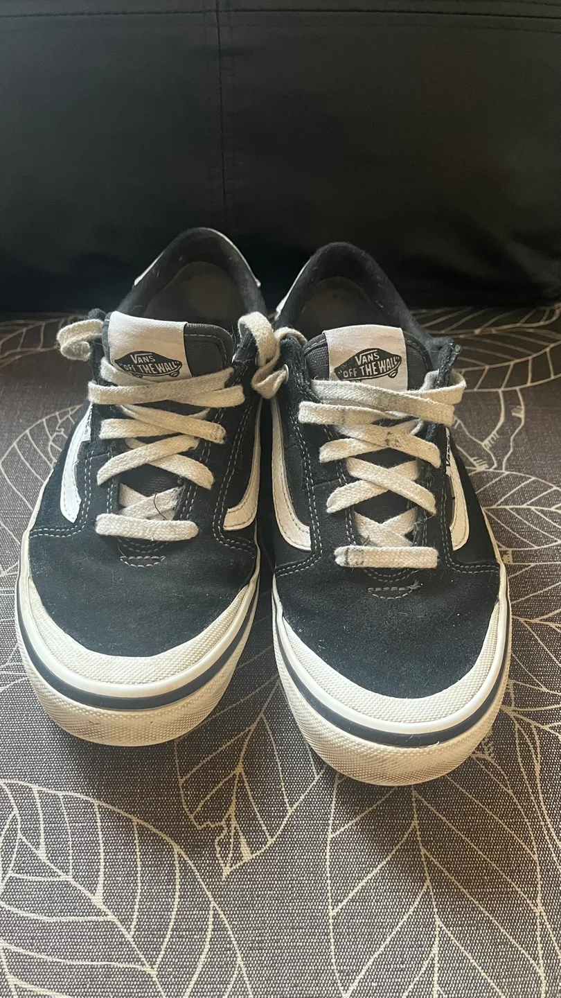 Vans Skateboard Shoes - Youth Size 4 image indicator(3)