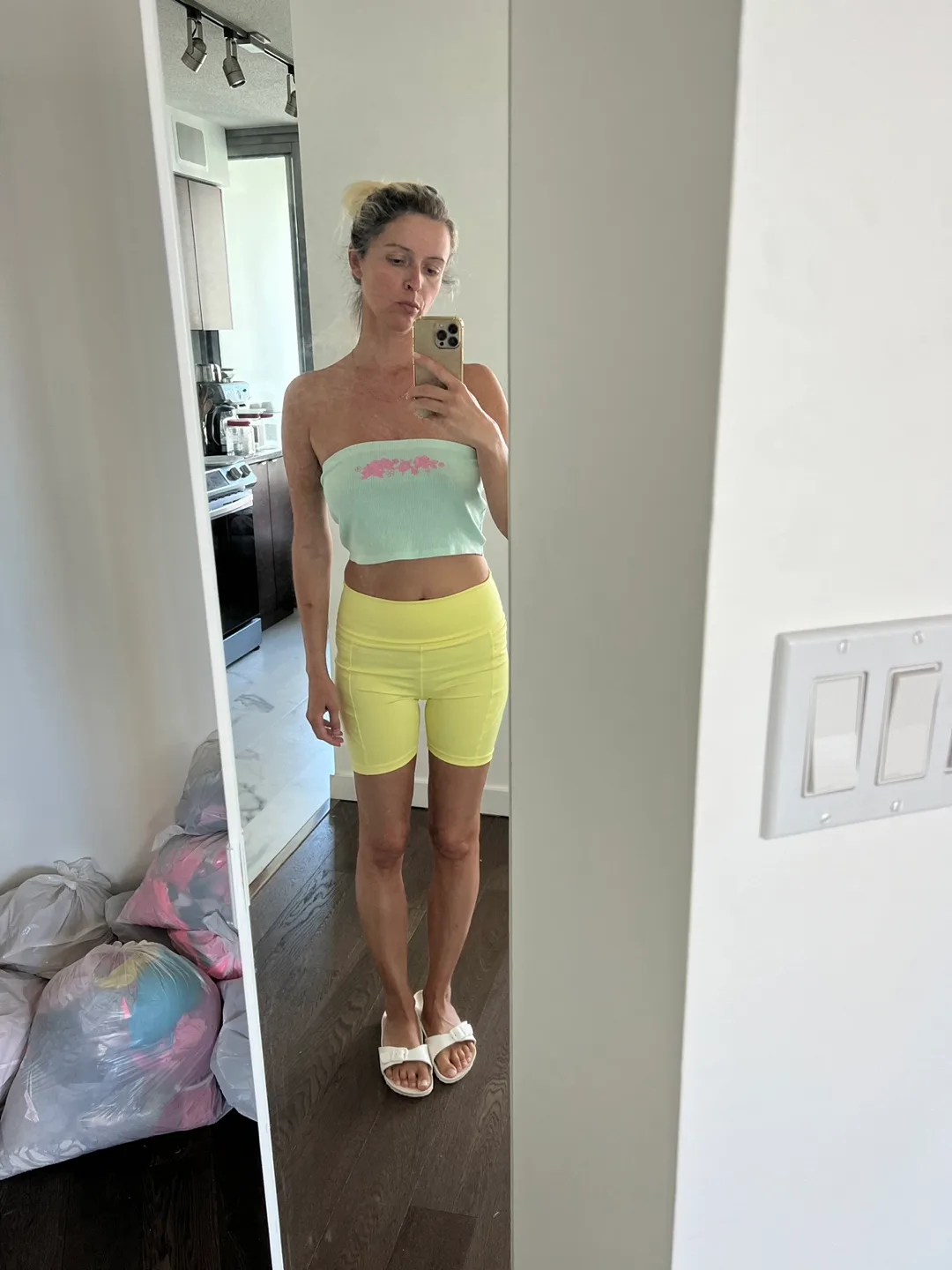 Yellow bike shorts image indicator(3)