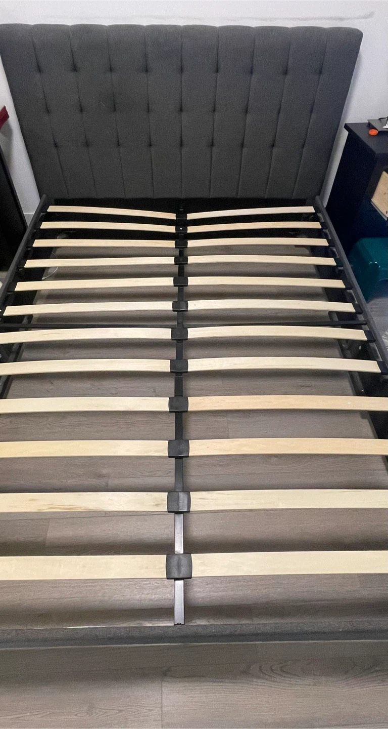 Queen Size Bed Frame - photo 3