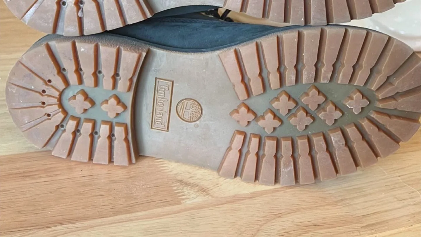 Timberland NBA Toronto Raptors Boots Size 3 image indicator(5)