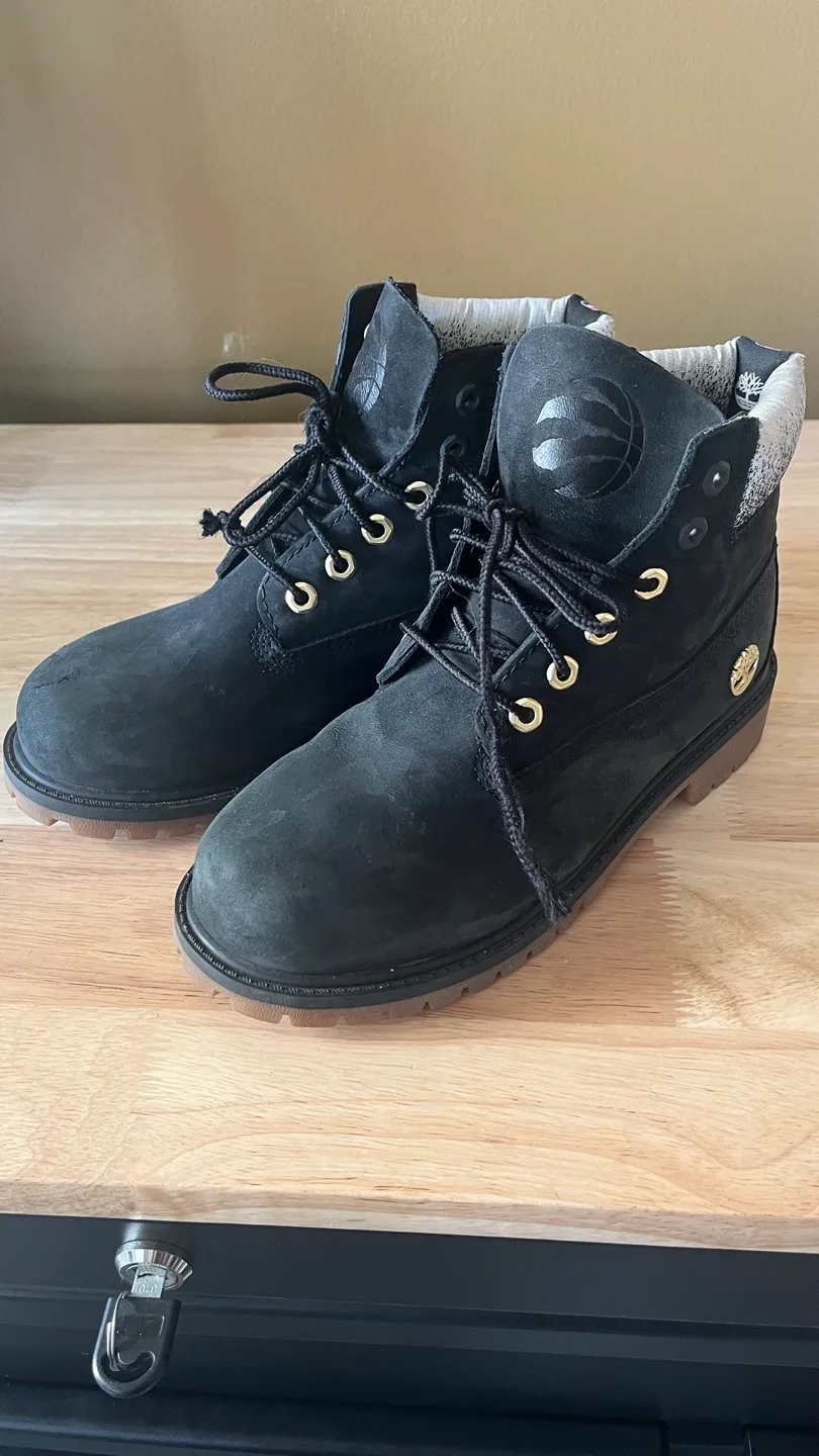 Timberland NBA Toronto Raptors Boots Size 3 image indicator(2)