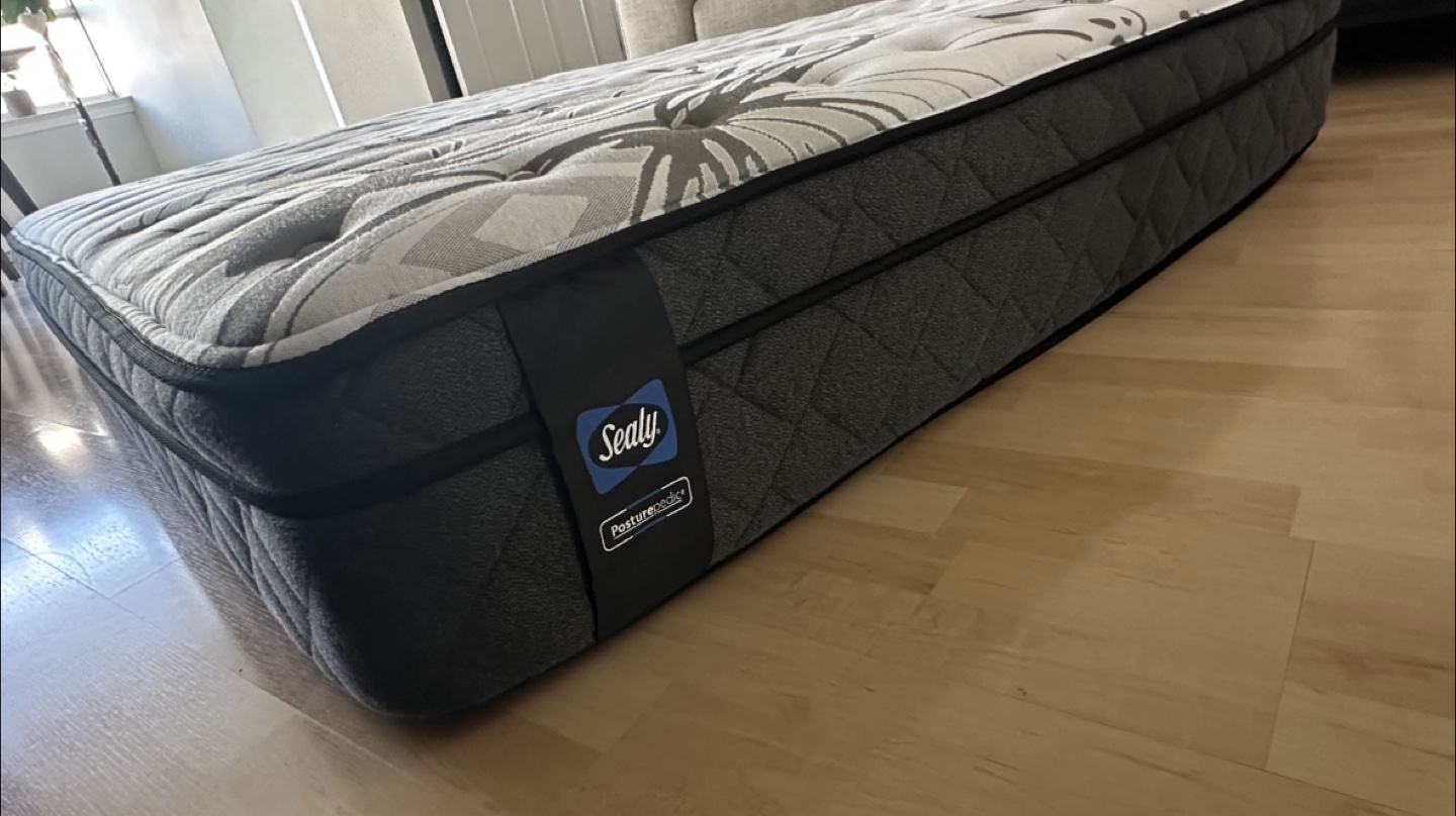 Sealy Posturepedic Mattress - photo 2