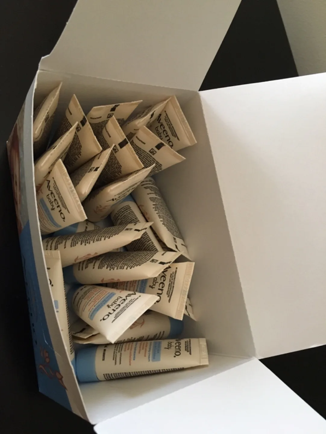 Aveeno Baby Eczema Care Moisturizing Cream 13ml Samples image indicator(3)