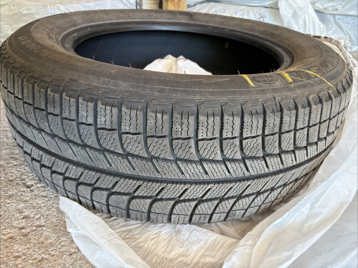 225/60R17 99H Michelin Winter Tires set of 4