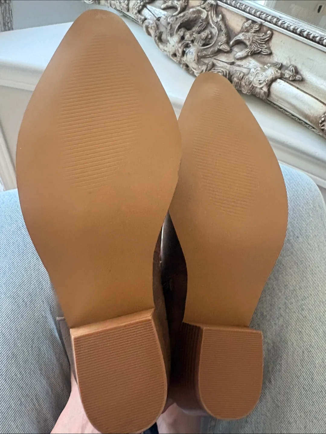 Brown Embroidered Cowboy Boots - Size 8.5 image indicator(7)