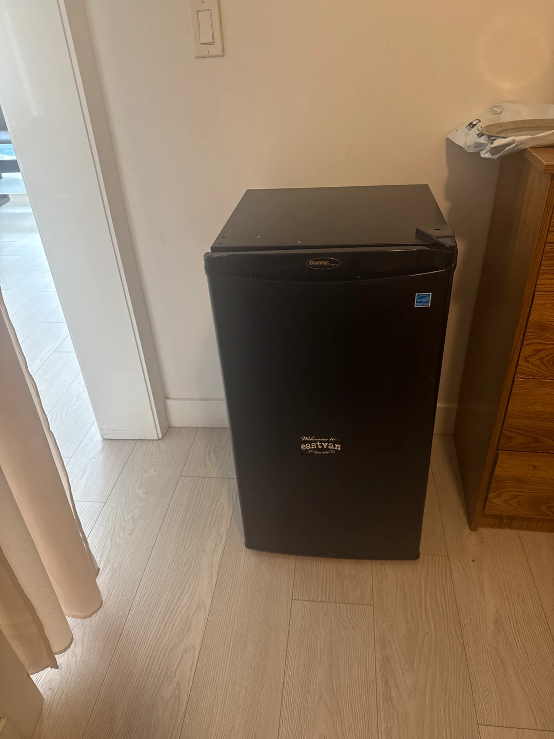 Danby Designer Compact Mini Fridge - Black - photo 2