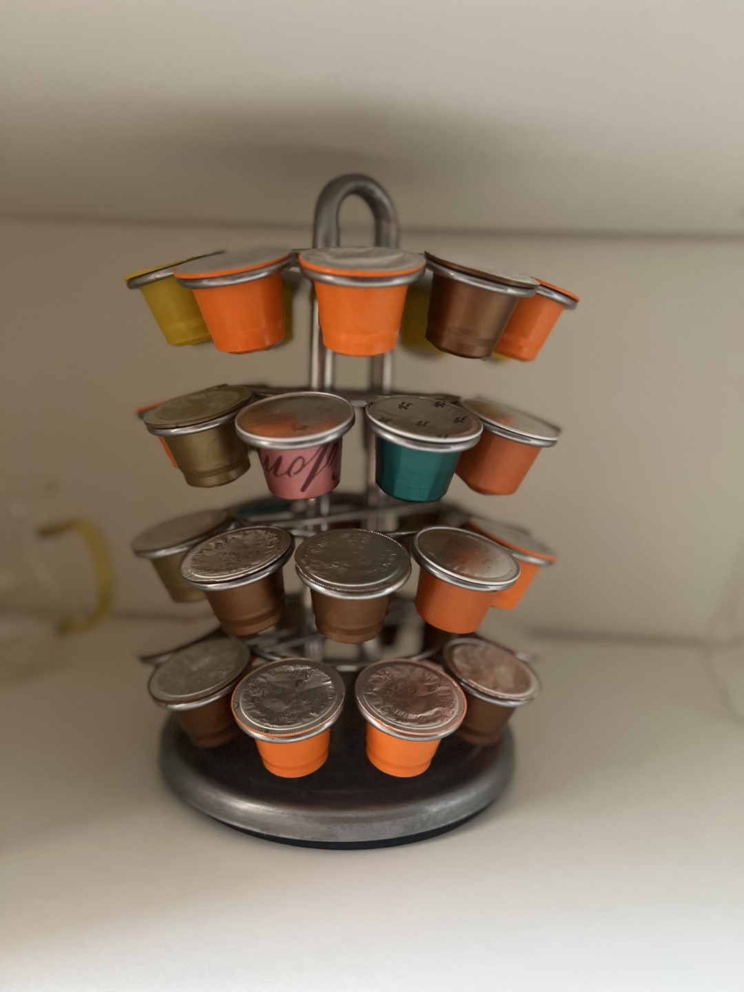 Breville Nespresso  Coffee Maker/ pods and Carousell included - photo 2