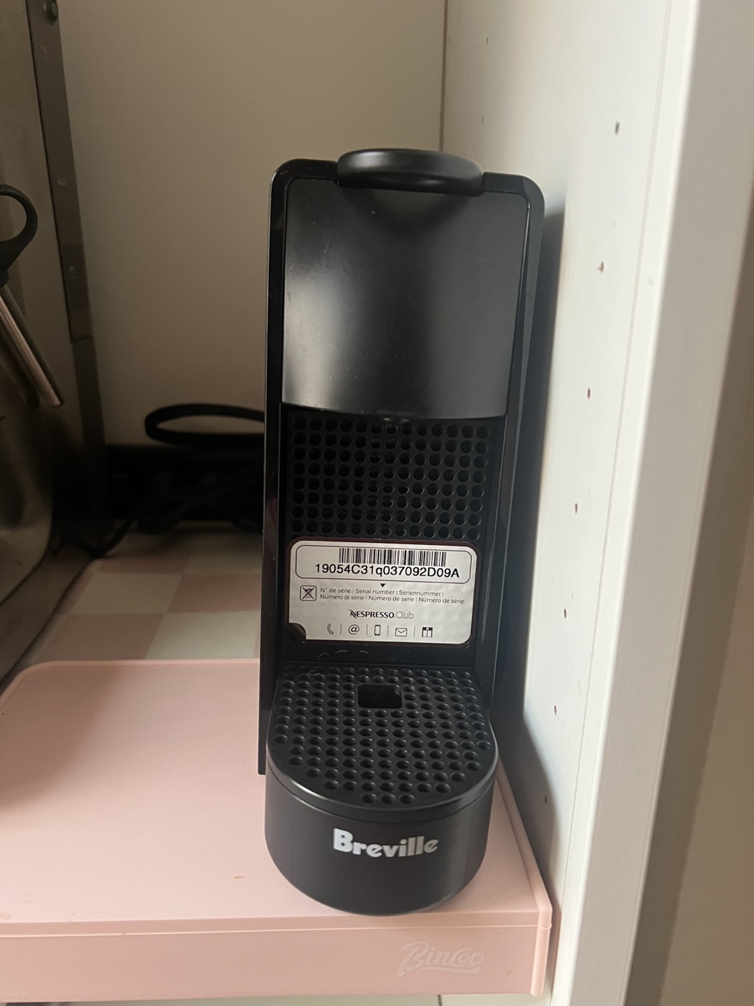 Breville Nespresso  Coffee Maker/ pods and Carousell included