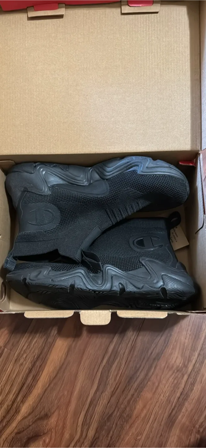New Champion Hyper Catch H Black Shoes - Size 7 women’s thumbnail