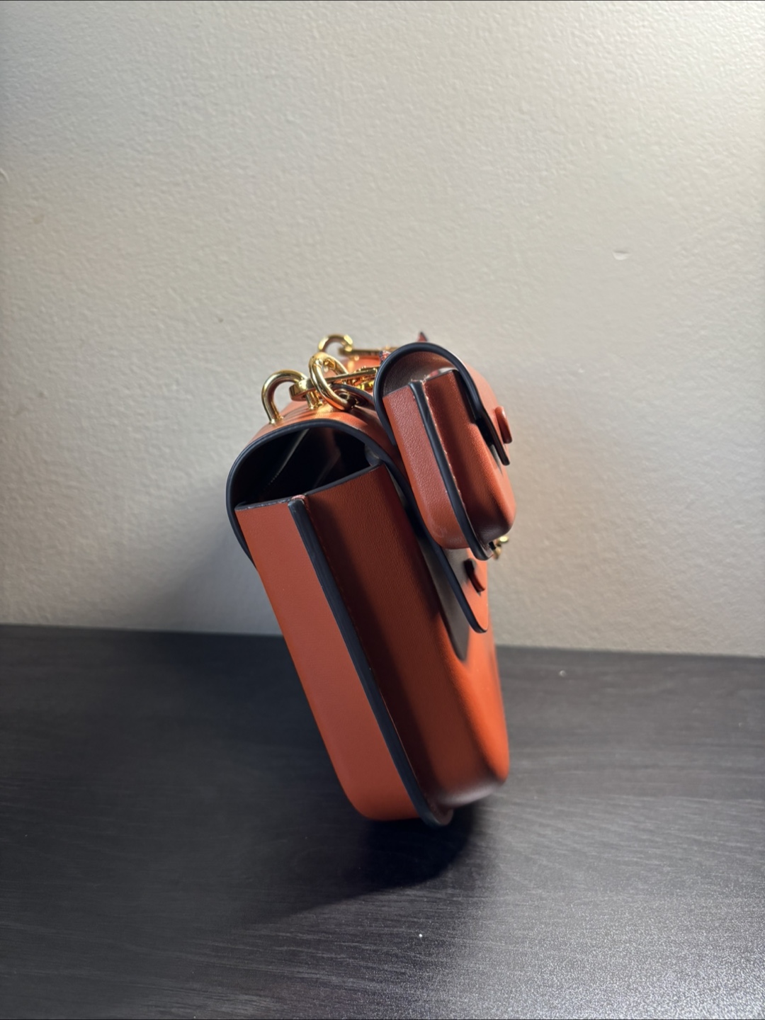 Charles and keith women's bag with airpod case - photo 2