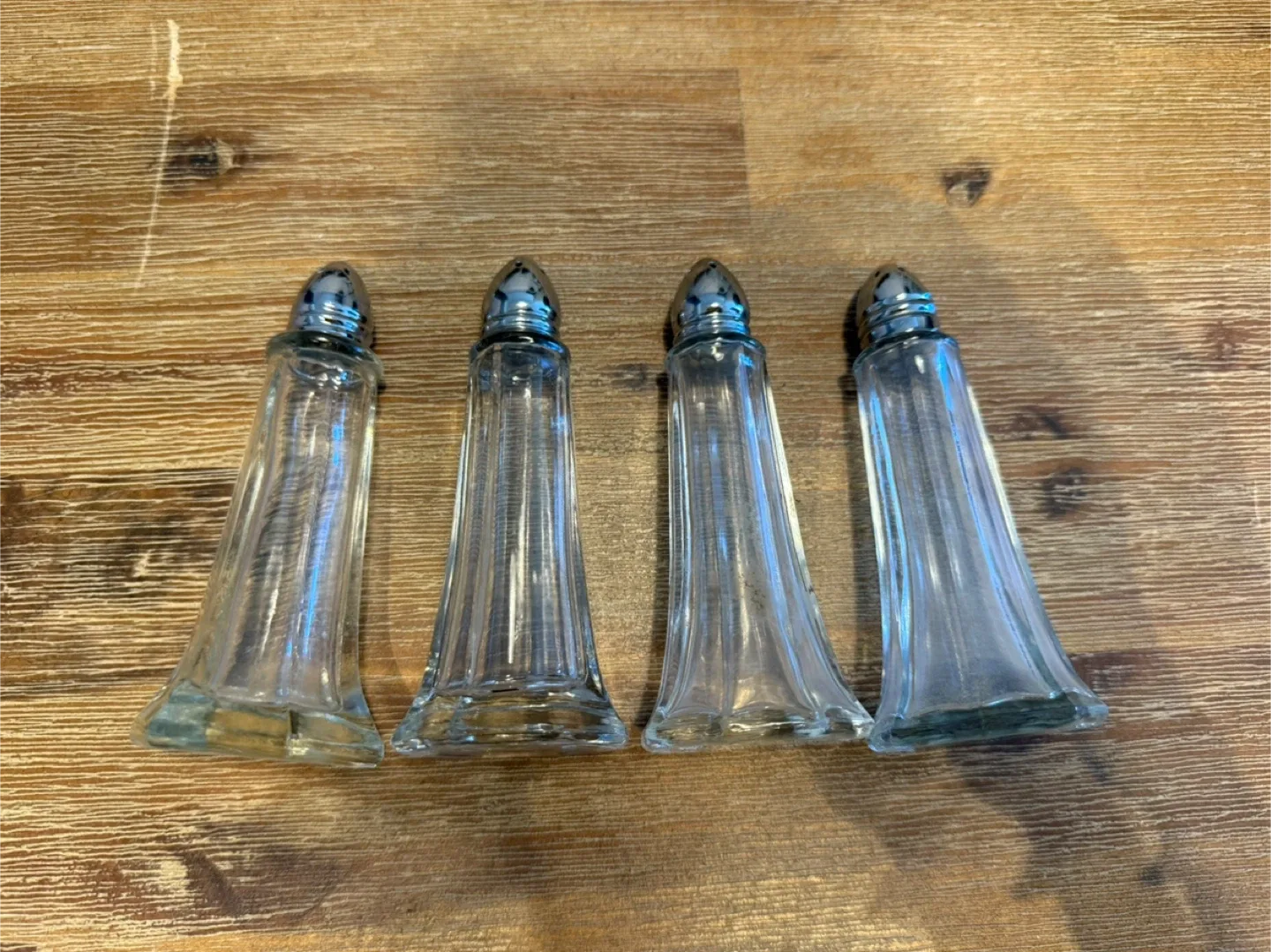 Salt & Pepper Shakers Set image indicator(2)