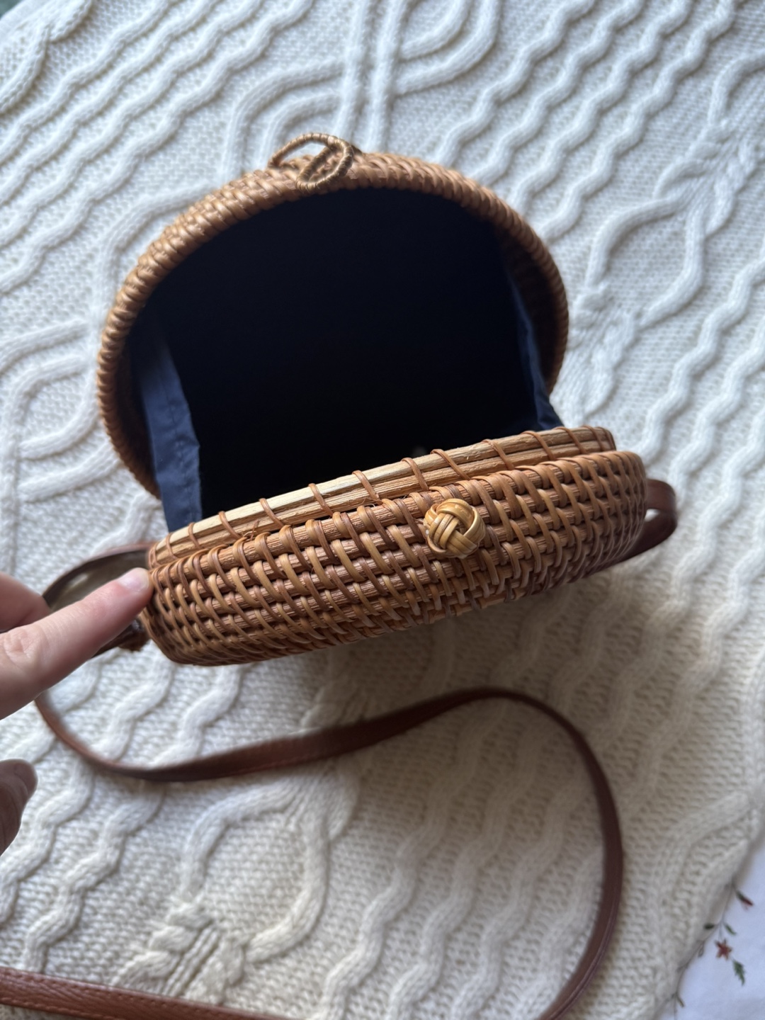 Vintage Solid Wicker Purse - photo 2