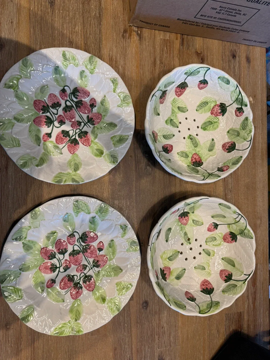 Strawberry Plates and Bowls Set thumbnail