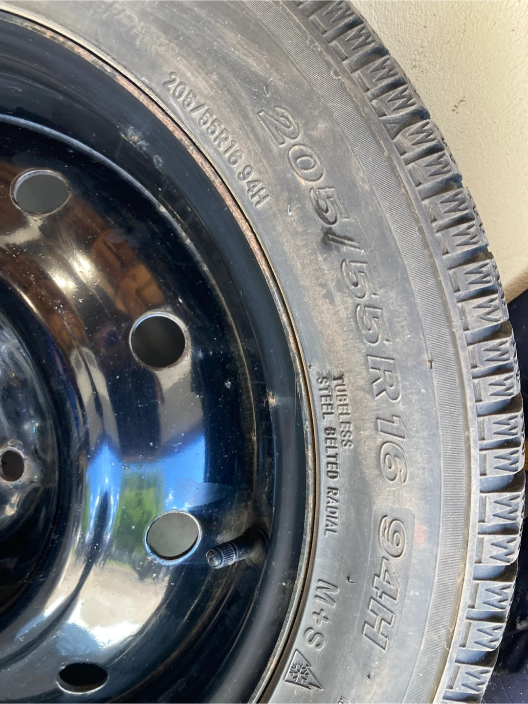 Set of 4 Toyo Observe Winter Tires and black rims - photo 2