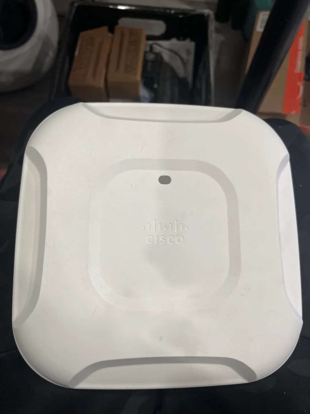 Cisco AIR-AP2702I-UX9 Wireless Access Point thumbnail