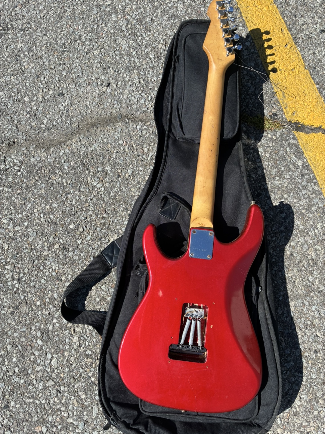 Red Peavey Electric Guitar with Case - photo 3