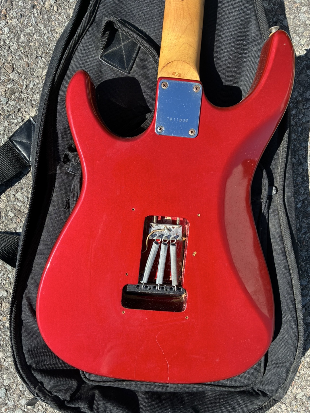 Red Peavey Electric Guitar with Case - photo 4