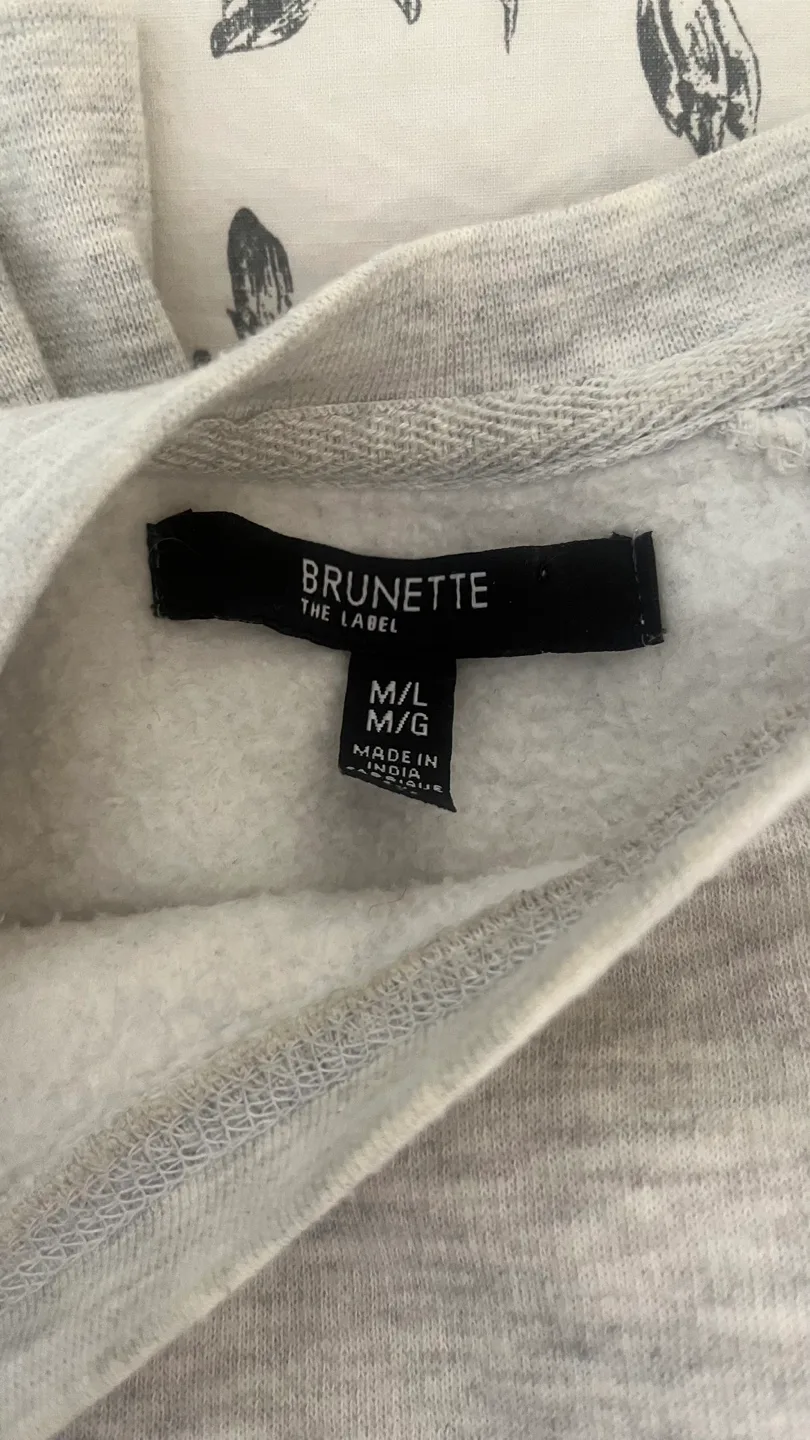 Brunette The Label Grey Sweatshirt - M/L image indicator(2)