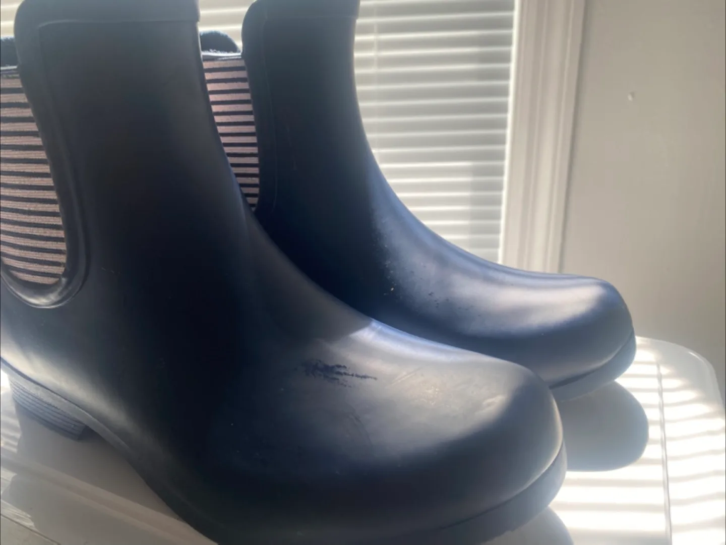 🥕 Chooka Navy Blue Rain Boots - US 7 🥕 thumbnail