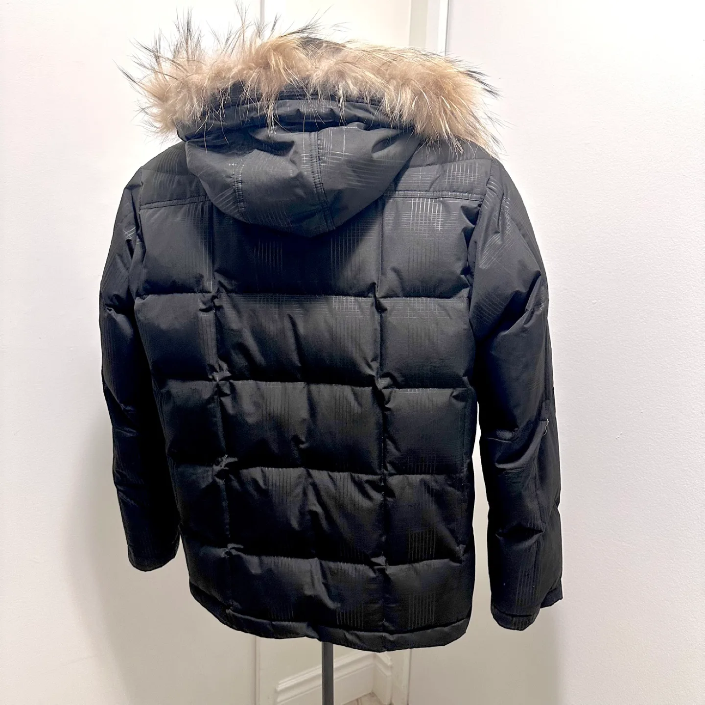 Men’s black winter parka image indicator(4)