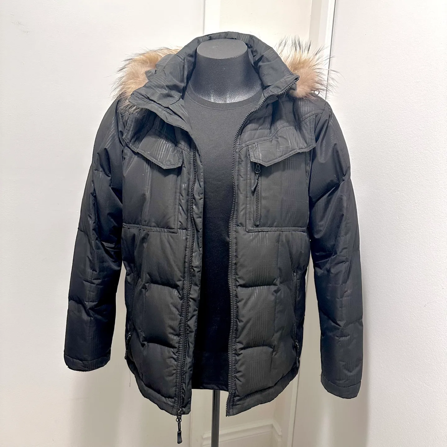 Men’s black winter parka image indicator(3)