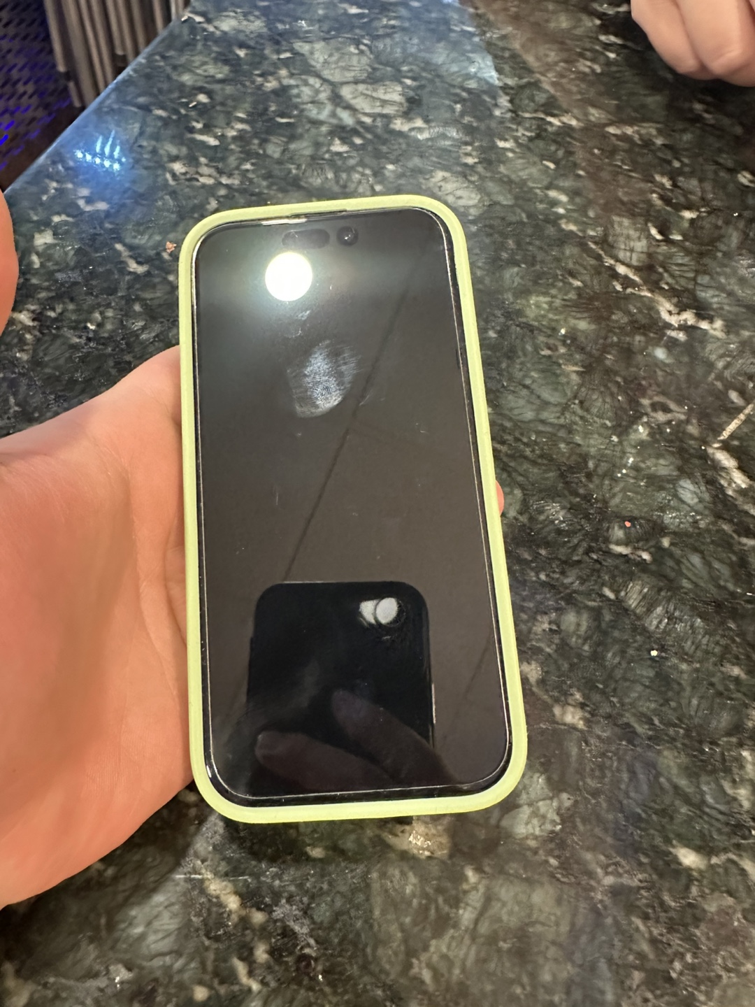 iPhone 15 - photo 4