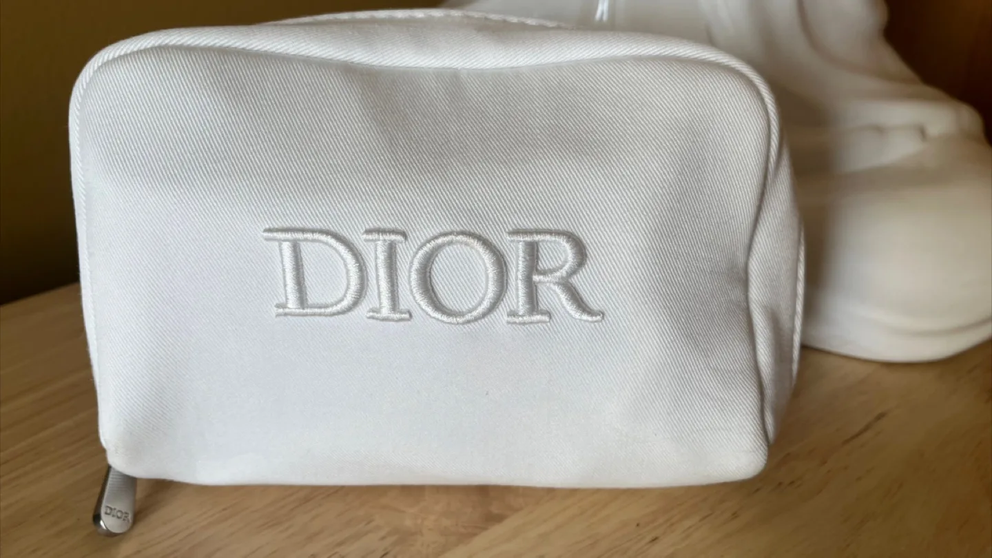 Dior White Cosmetic Pouch - New image indicator(4)